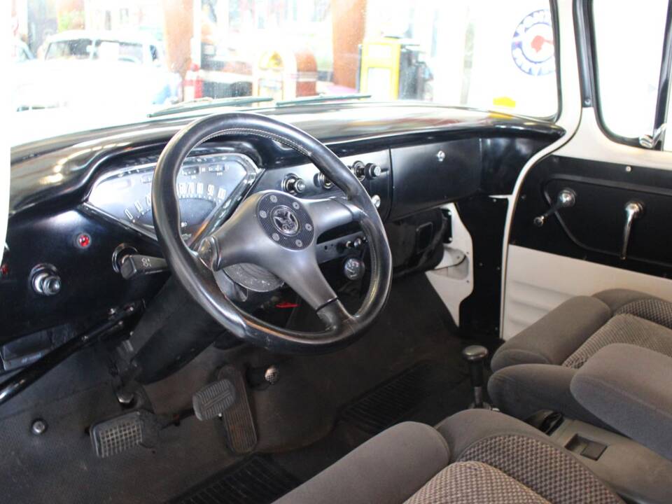 Image 14/23 of Chevrolet 3100 ½-ton (1956)