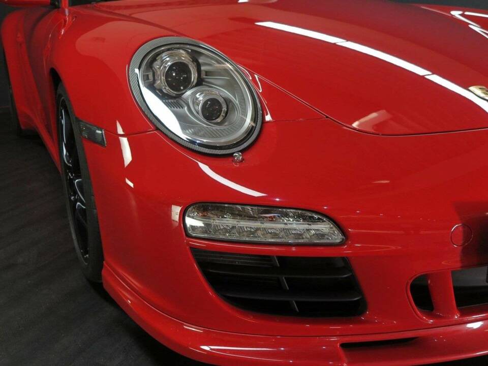 Image 39/50 of Porsche 911 Carrera 4S (2011)