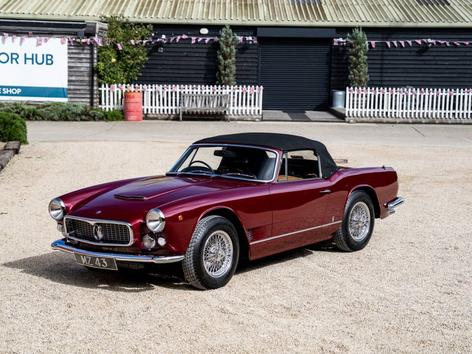 Image 11/51 of Maserati 3500 GTI Spyder Vignale (1963)