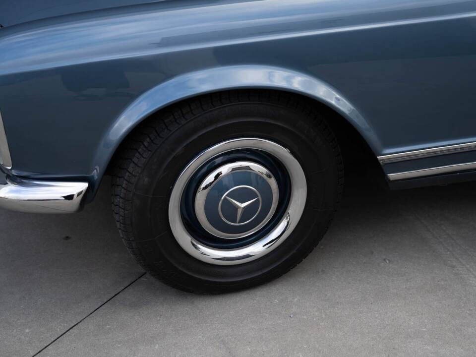 Immagine 26/93 di Mercedes-Benz 230 SL (1965)