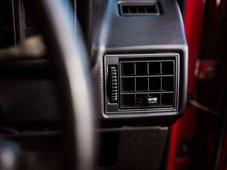 Immagine 13/50 di Volkswagen Golf I GL (1982)