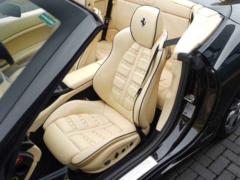 Imagen 16/50 de Ferrari California (2011)