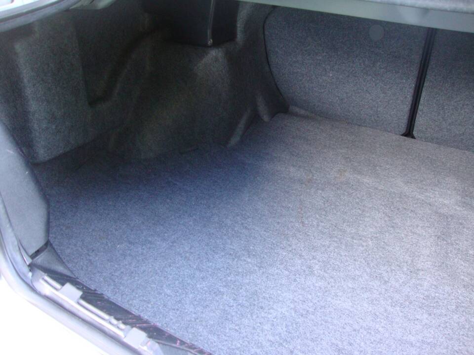 Afbeelding 30/39 van BMW 316i (1993)