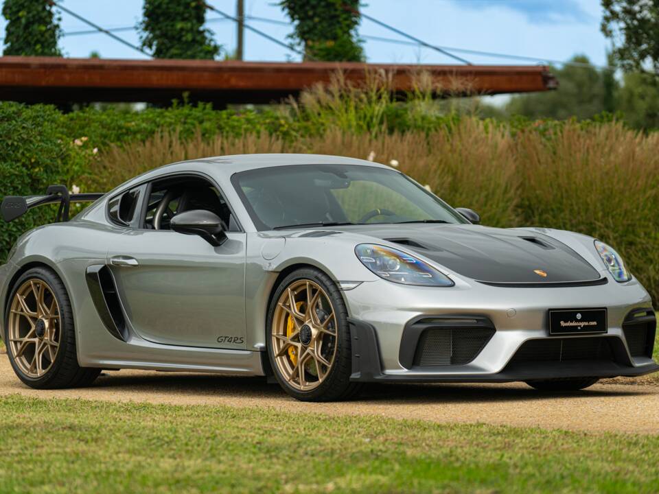 Image 16/100 of Porsche 718 Cayman GT4 RS Weissach (2024)