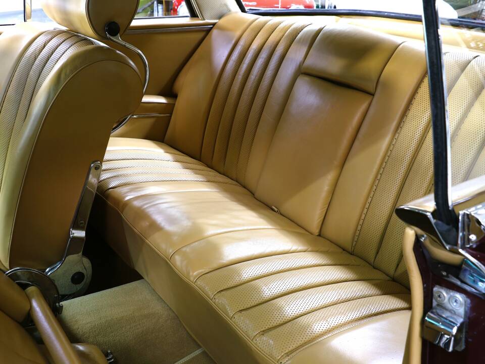 Bild 19/39 von Mercedes-Benz 220 SE b (1964)