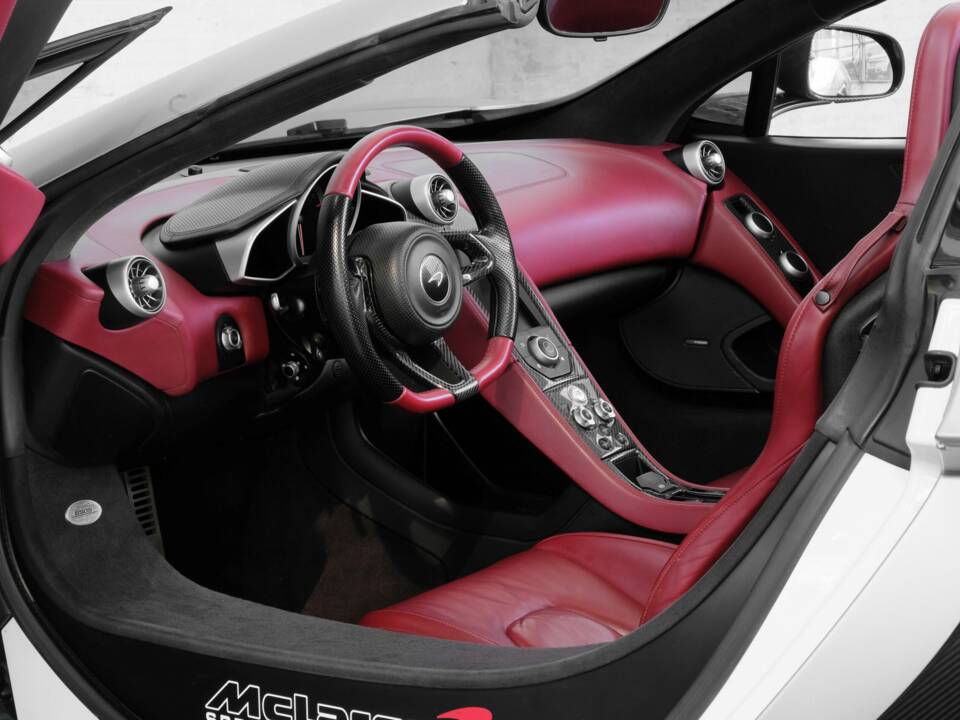 Bild 17/50 von McLaren 650S Spider (2016)