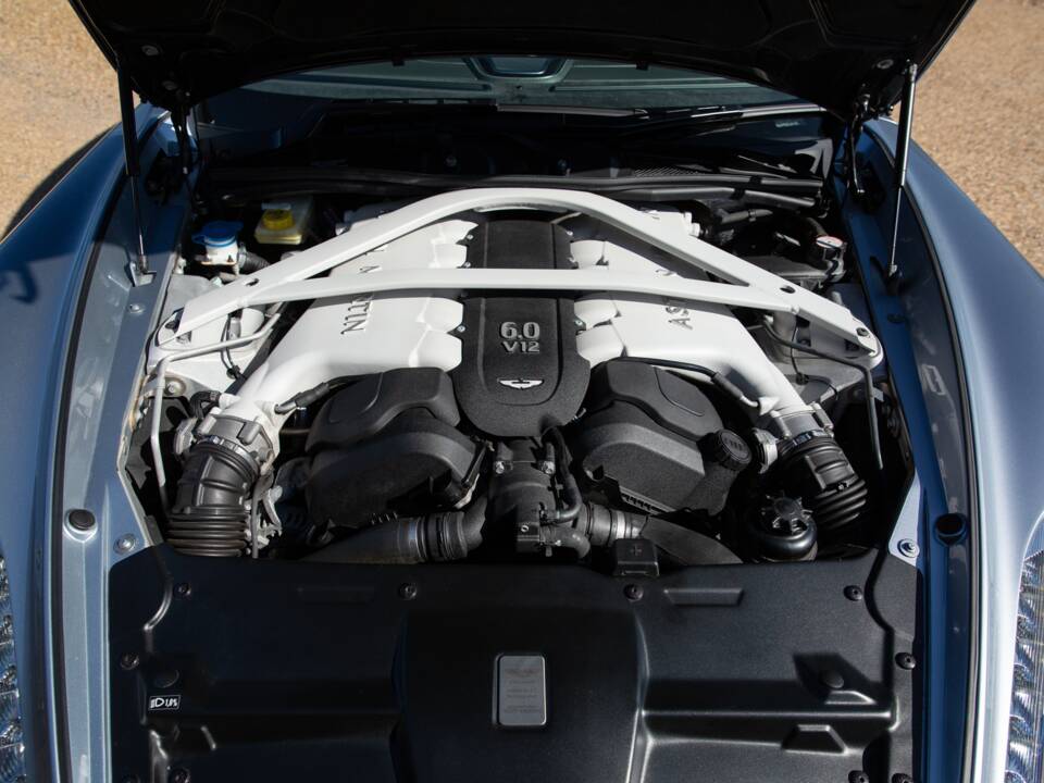 Image 74/80 of Aston Martin Vanquish (2013)