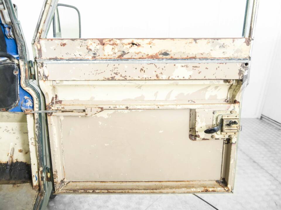 Image 33/50 of Land Rover 109 (1978)