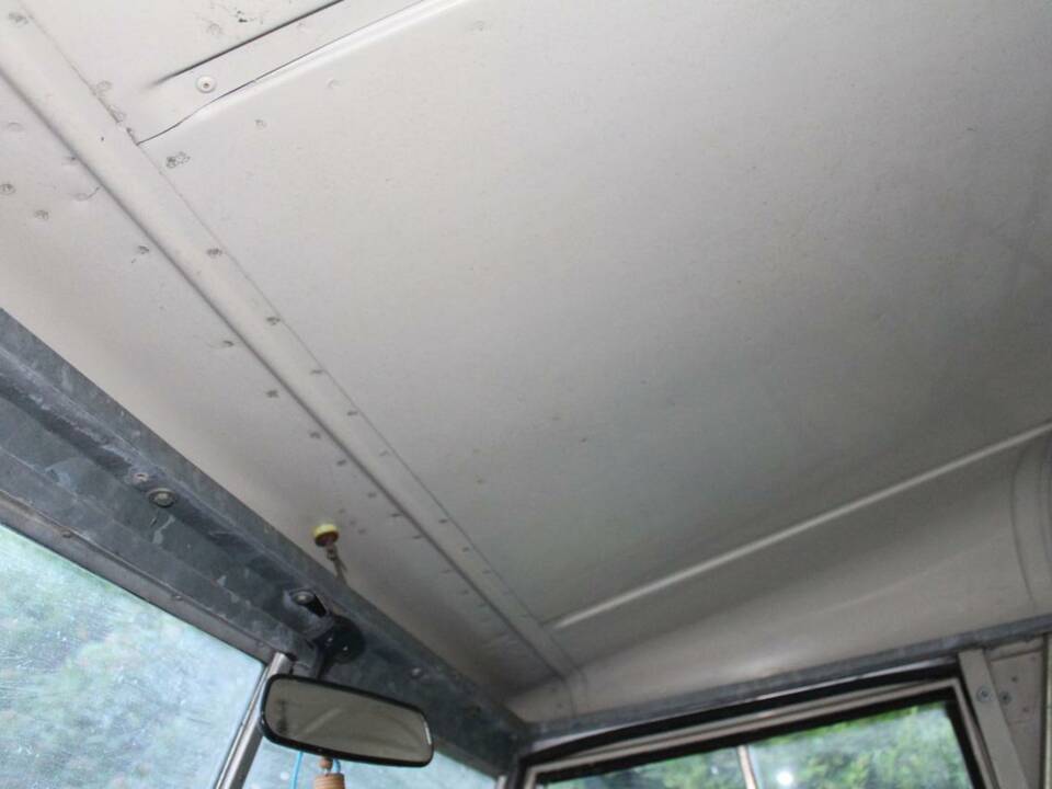 Image 32/33 of Land Rover 88 (1984)