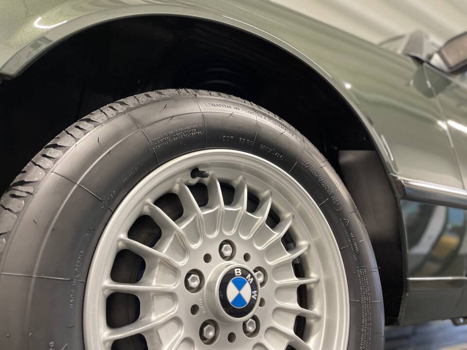 Afbeelding 26/26 van BMW 732i (1986)