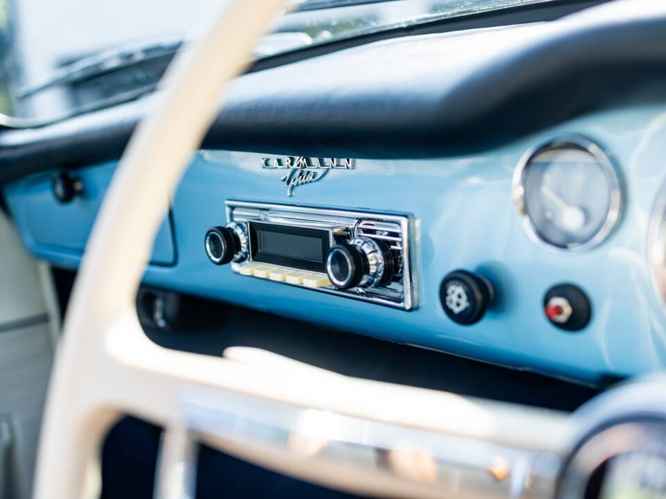 Image 45/50 of Volkswagen Karmann Ghia 1500 (1971)
