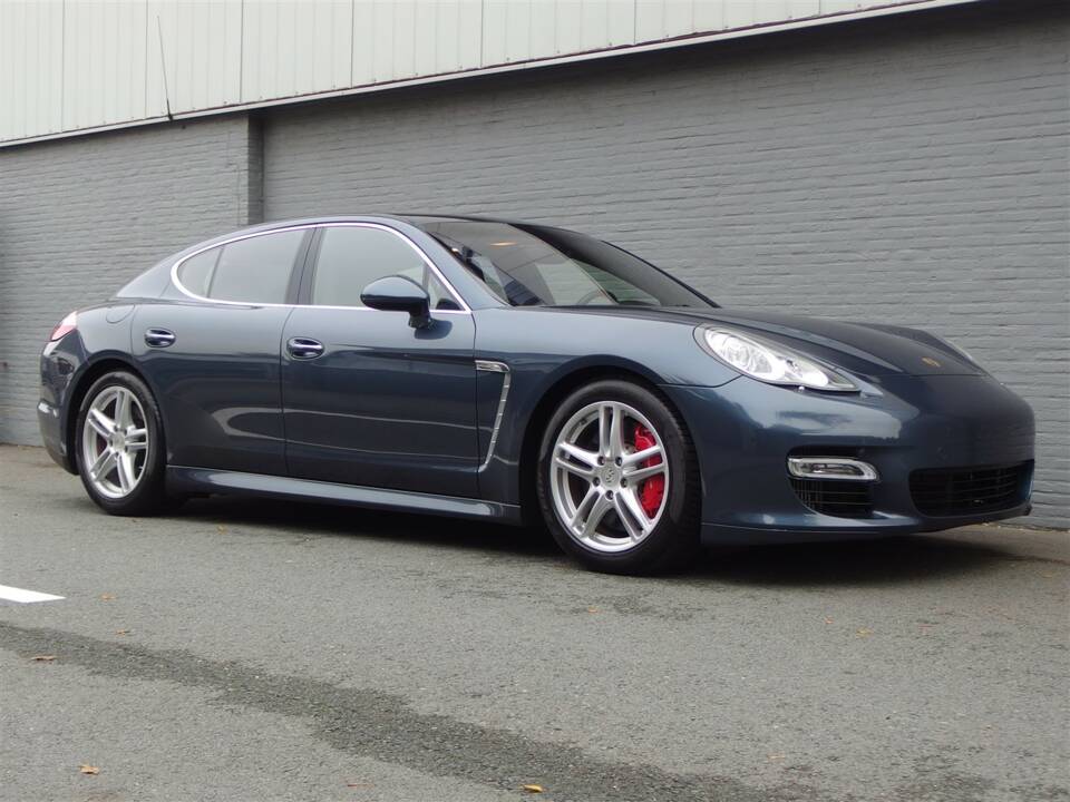 Imagen 2/99 de Porsche Panamera Turbo (2009)