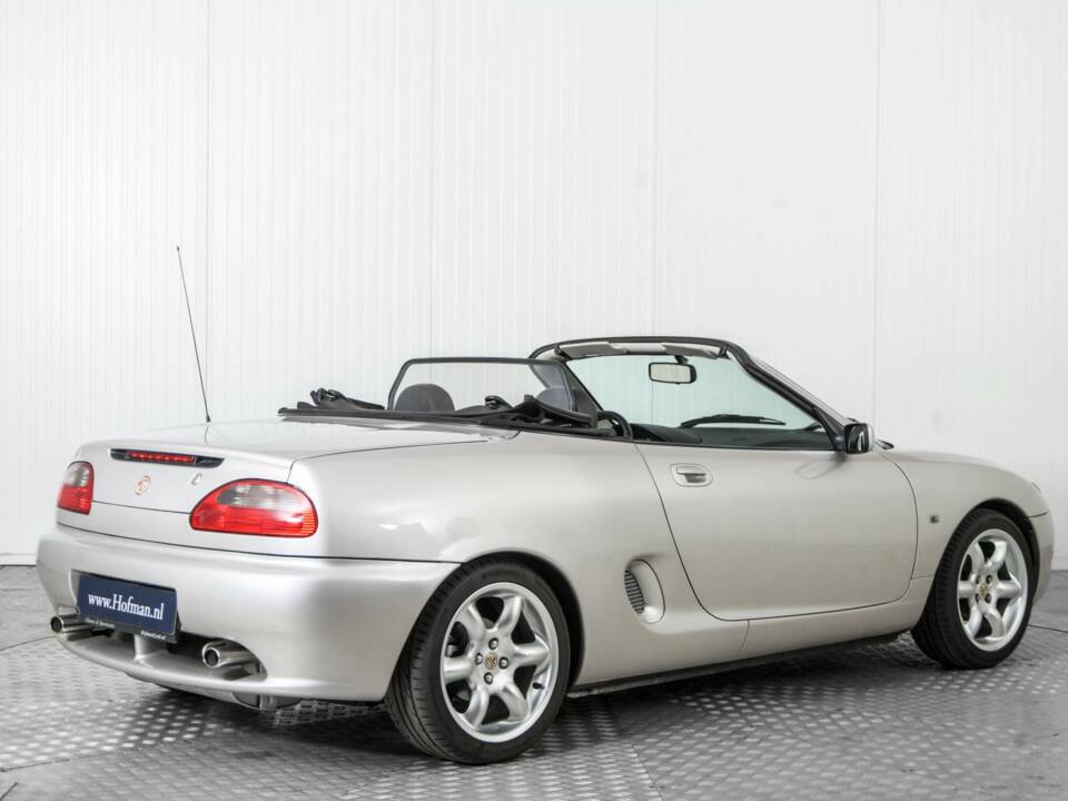 Immagine 2/50 di MG F 1.8i VVC (2000)