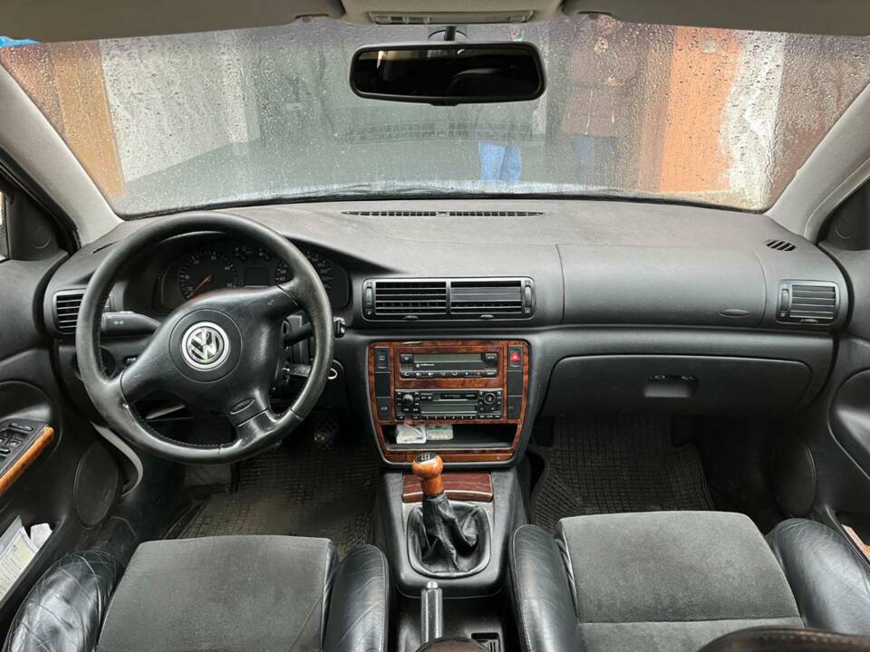 Image 14/20 de Volkswagen Passat Variant 1.9 TDI (1999)