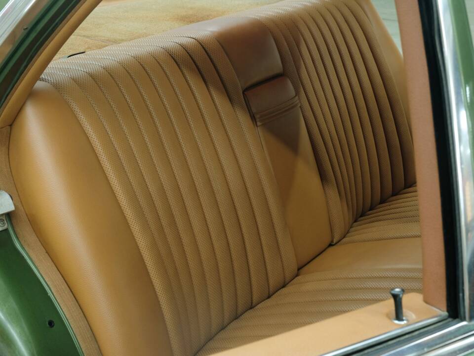 Image 28/50 de Mercedes-Benz 350 SE (1975)