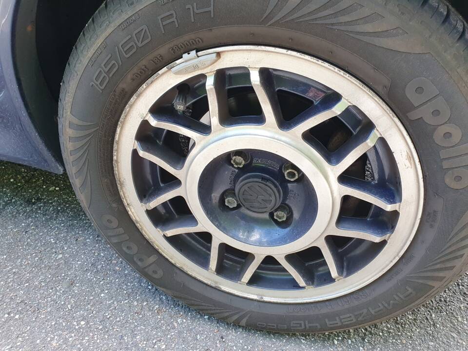 Image 54/75 de Volkswagen Golf Mk I Convertible 1.8 (1991)