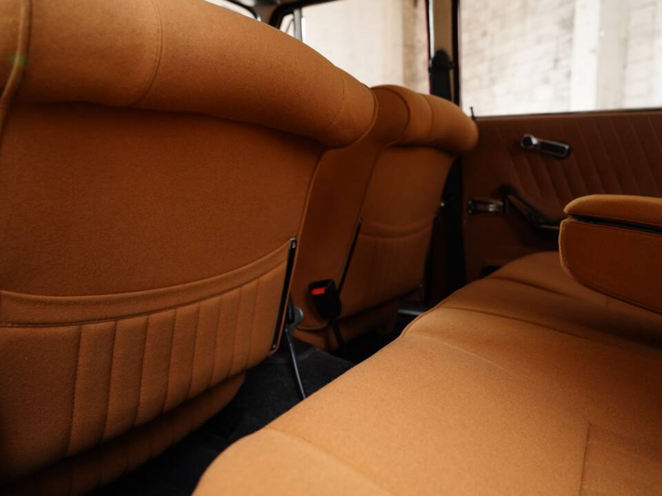 Image 29/83 of Alfa Romeo 1750 Berlina (1970)