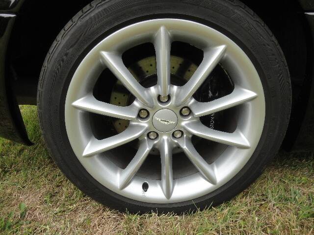 Image 26/30 de Aston Martin DB 7 Vantage Volante (2003)