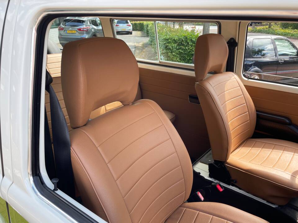 Image 23/73 of Volkswagen T2b Kombi (1978)