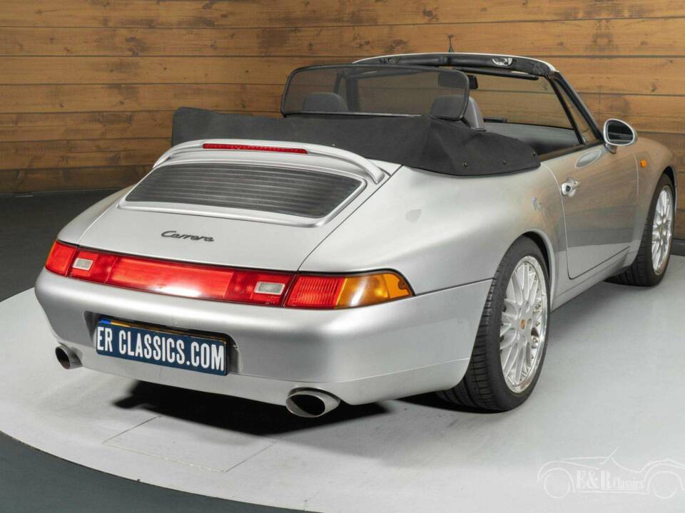 Image 16/19 of Porsche 911 Carrera (1997)
