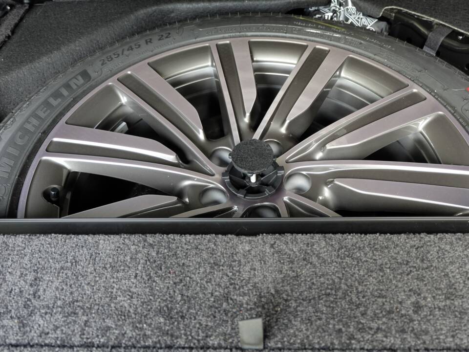 Image 54/61 of Land Rover Range Rover D350 (2025)