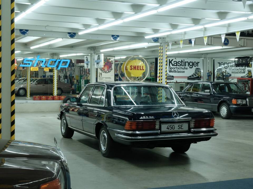 Image 7/50 de Mercedes-Benz 450 SE (1973)