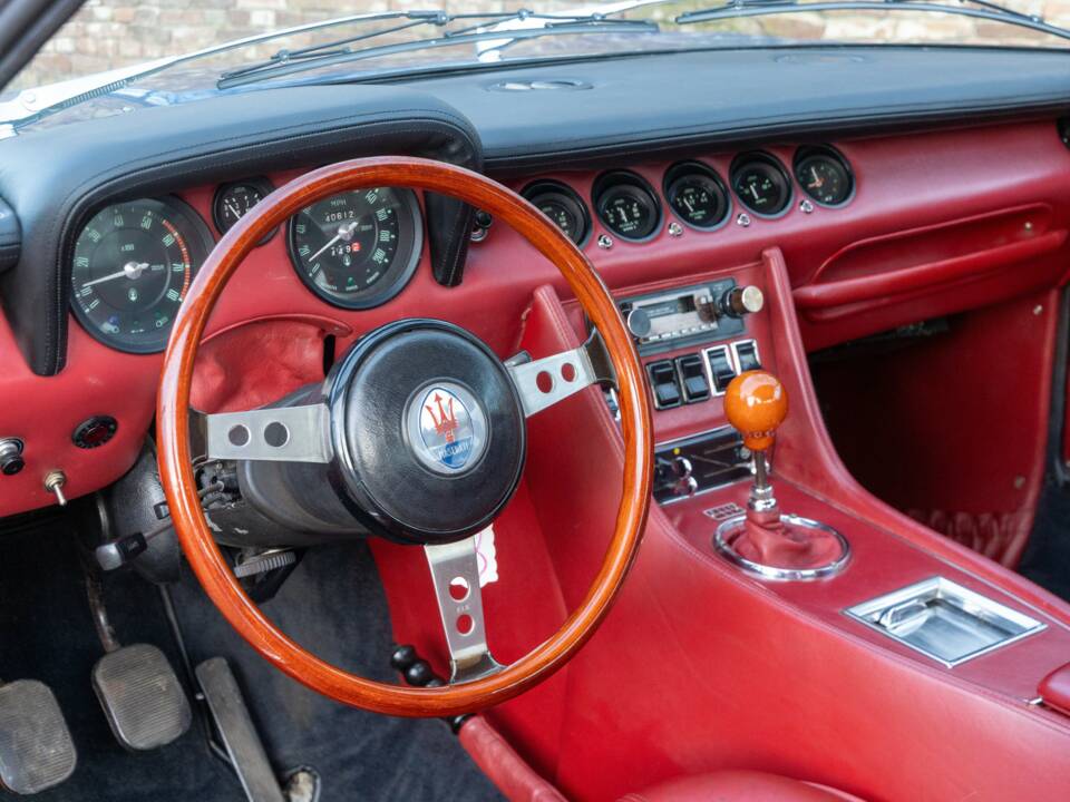 Image 47/50 of Maserati Indy 4900 (1971)