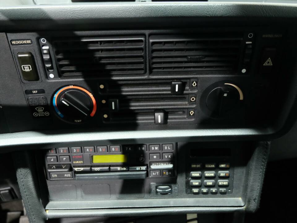 Image 8/35 of BMW M 635 CSi (1984)