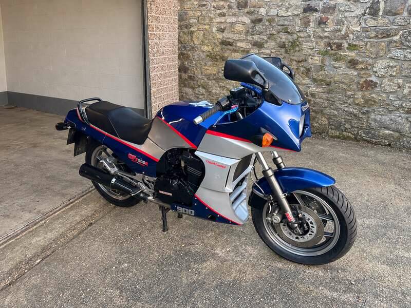 Image 2/18 of Kawasaki GPz 900 R Ninja (1985)