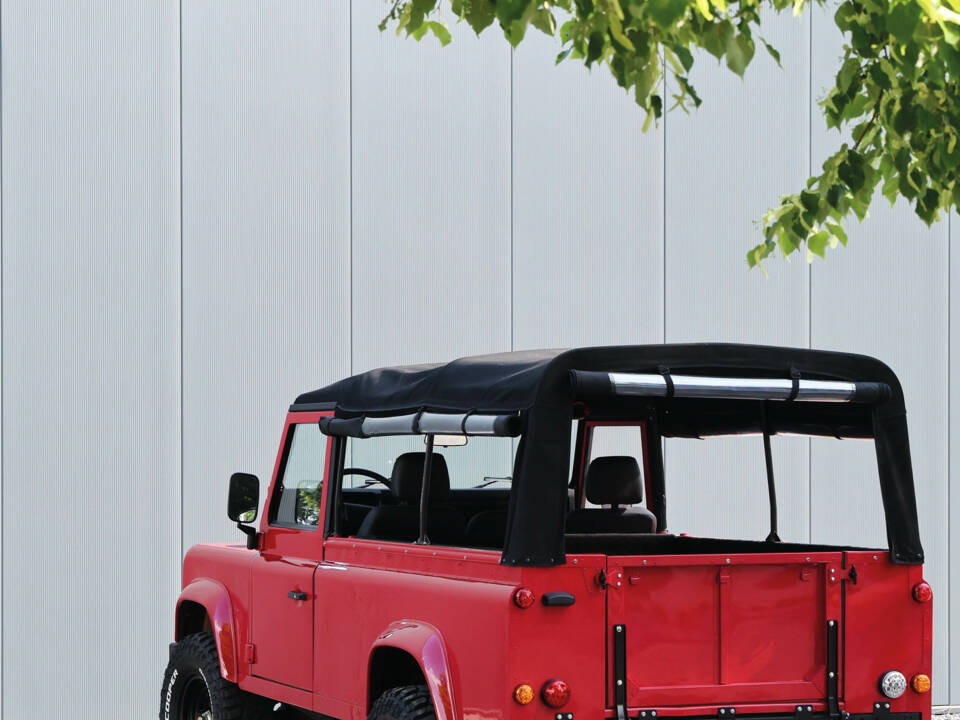 Image 27/38 of Land Rover 110 (1989)