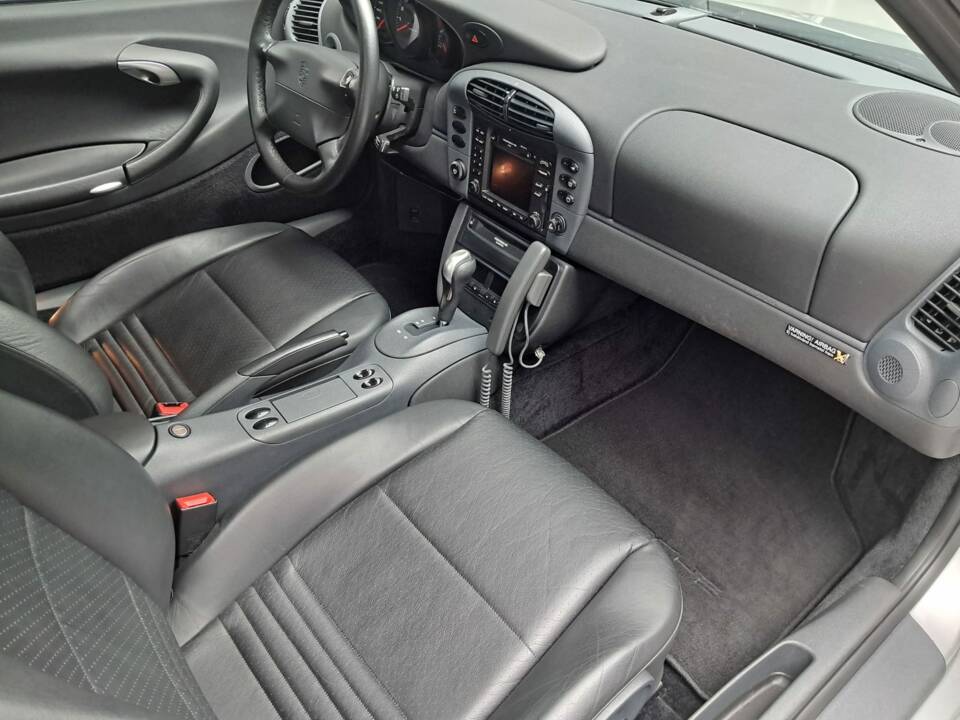 Immagine 18/33 di Porsche 911 Carrera (1996)