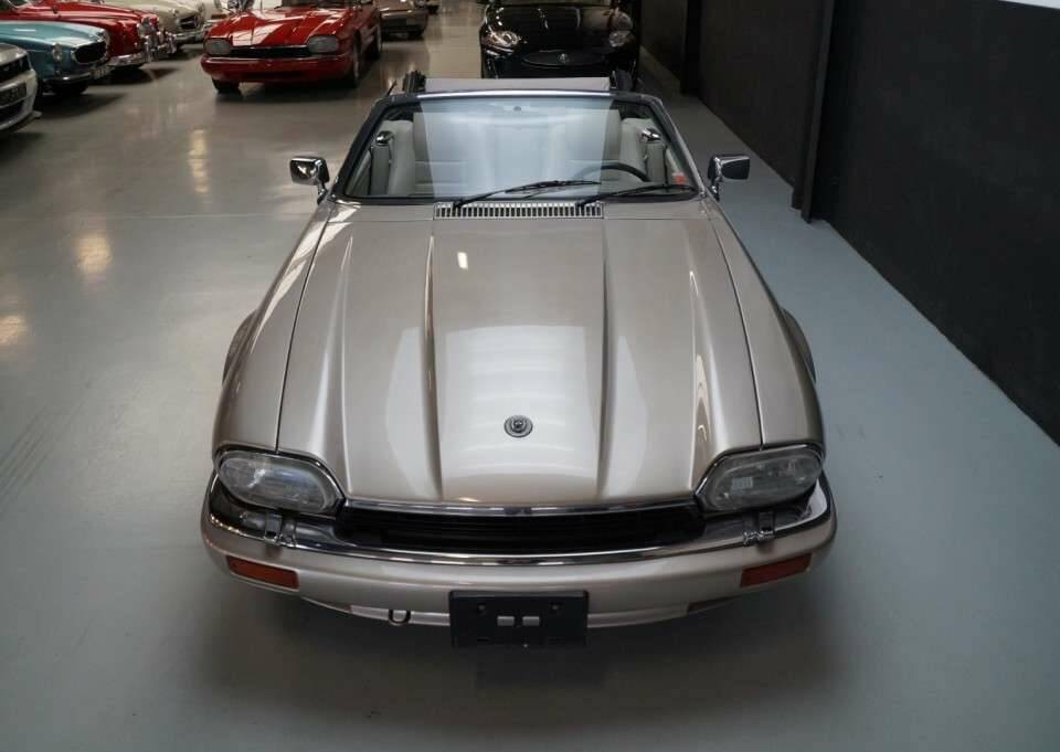 Image 23/50 of Jaguar XJS 4.0 (1995)