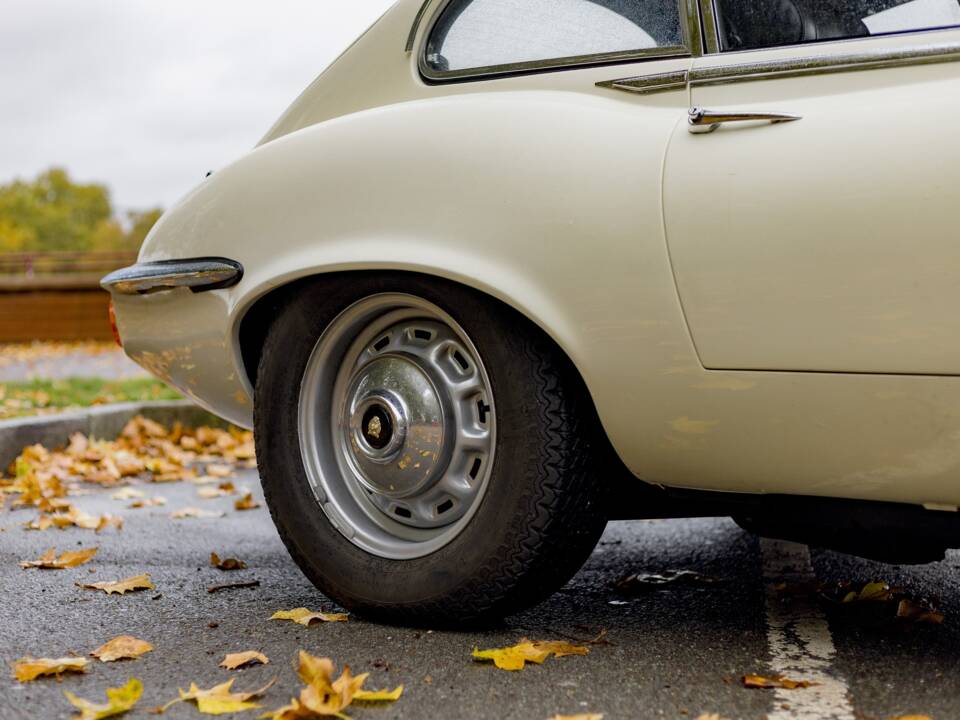 Image 26/50 de Jaguar Type E V12 (2+2) (1972)