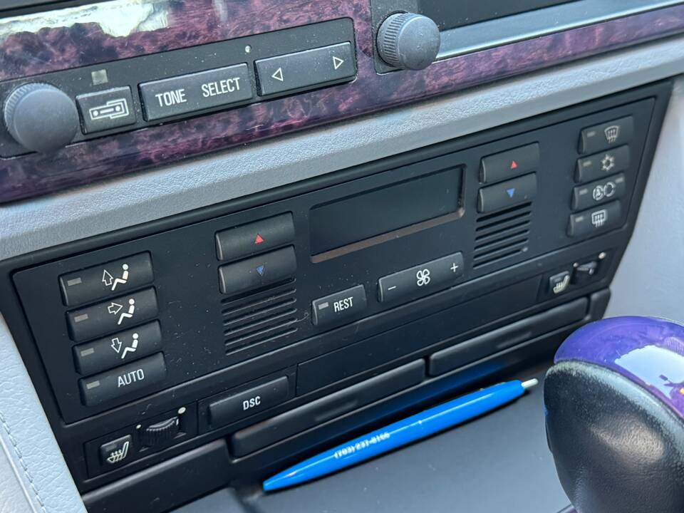 Image 46/100 of BMW 540i Touring (1998)
