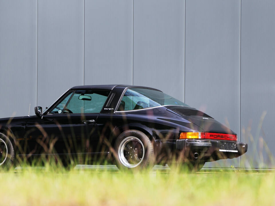 Image 33/67 de Porsche 911 2.7 S (1977)