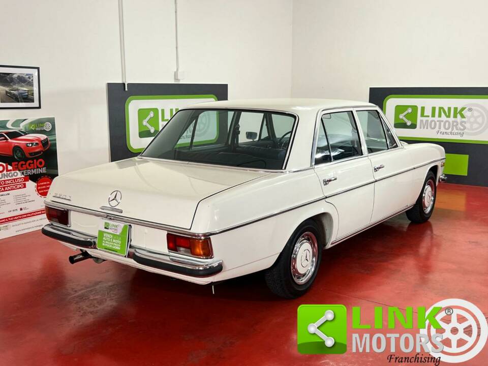 Bild 6/10 von Mercedes-Benz 220 D (1972)