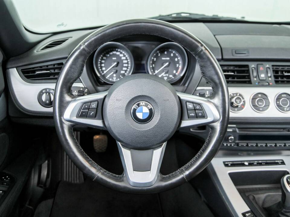 Image 22/50 of BMW Z4 sDrive23i (2010)