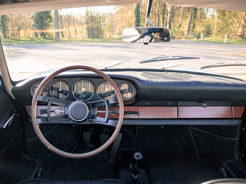 Image 21/49 of Porsche 911 2.0 (1964)