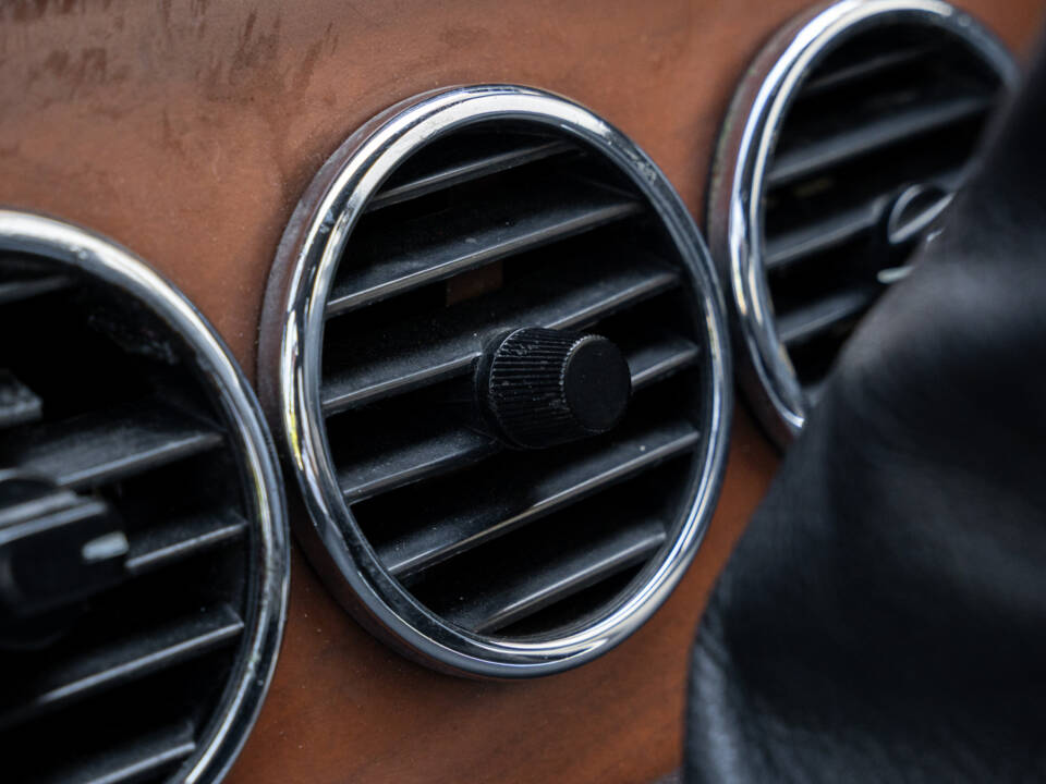 Image 43/69 of Ferrari 365 GT 2+2 (1969)