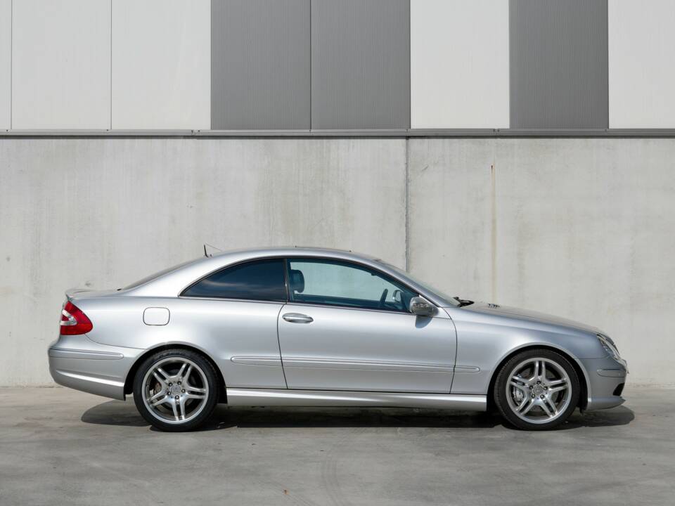 Bild 7/35 von Mercedes-Benz CLK 55 AMG (2003)