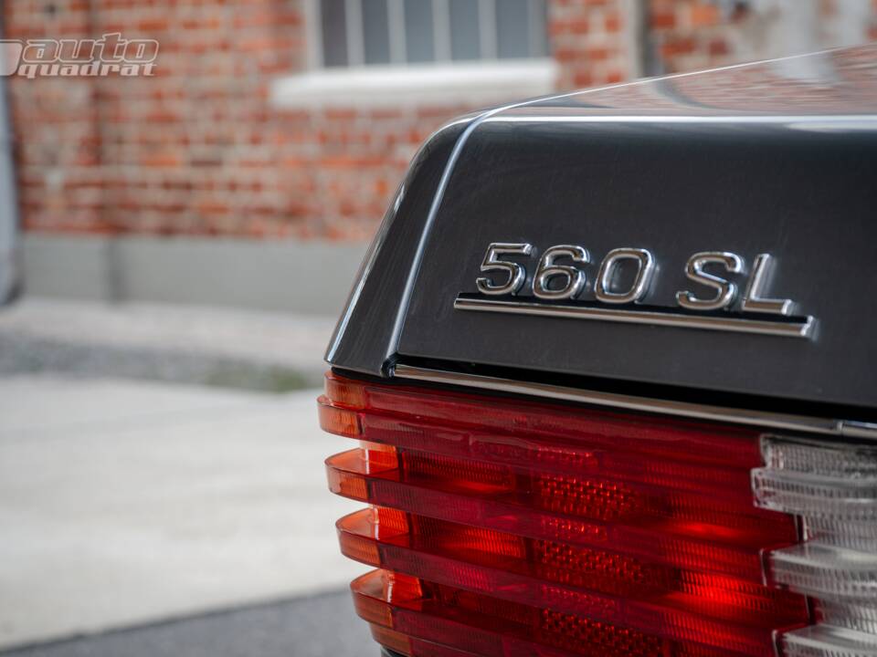 Image 21/23 of Mercedes-Benz 560 SL (1988)
