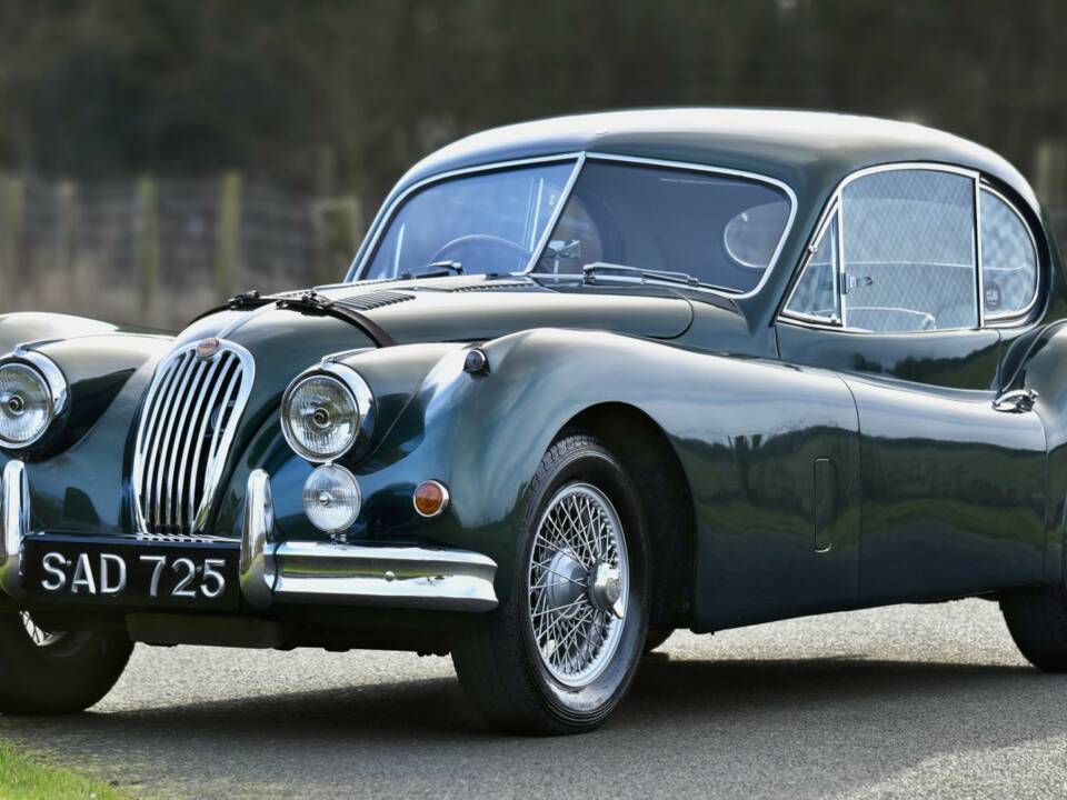 Image 2/50 of Jaguar XK 140 FHC (1956)