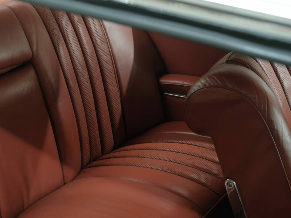 Image 40/50 of Mercedes-Benz 300 SE (1966)
