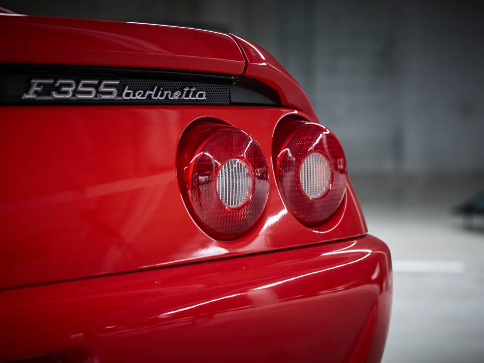 Image 41/99 of Ferrari F 355 Berlinetta (1997)