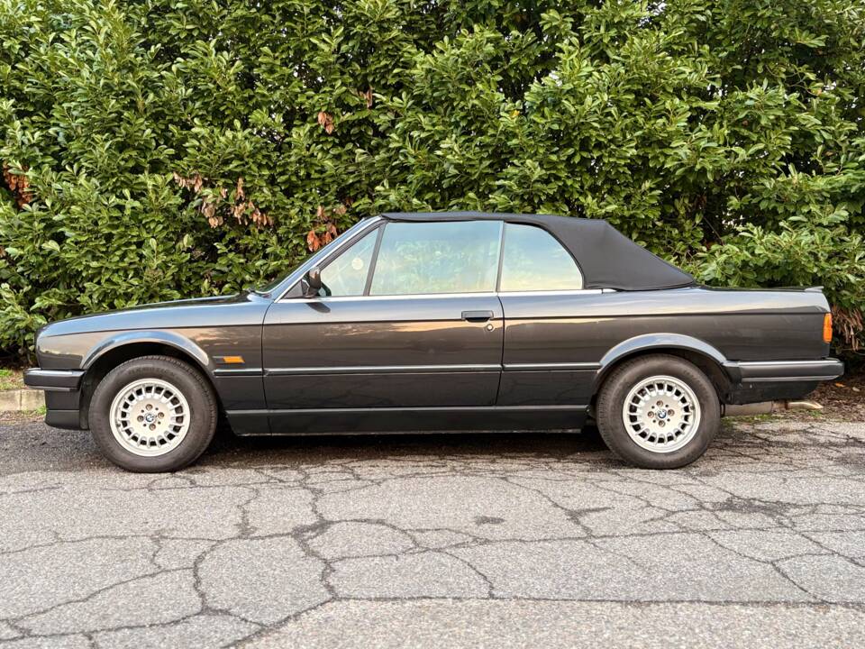 Image 3/27 of BMW 320i (1989)