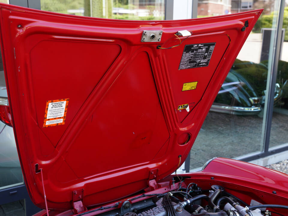 Image 41/50 of Alfa Romeo 2.0 Spider (1990)
