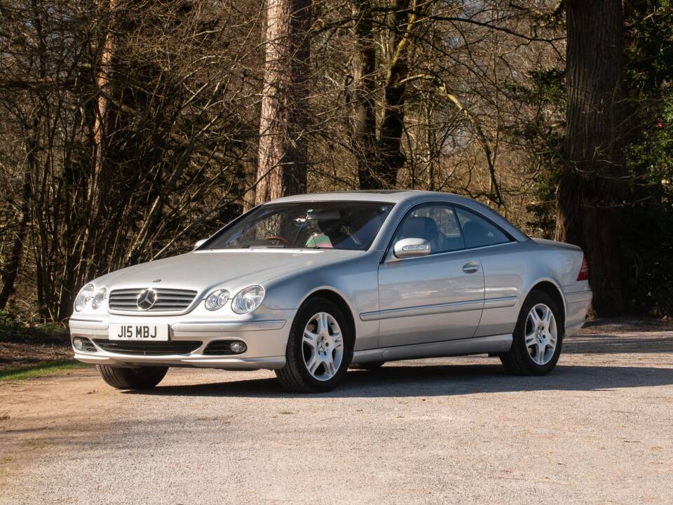 Image 46/50 of Mercedes-Benz CL 500 (2002)