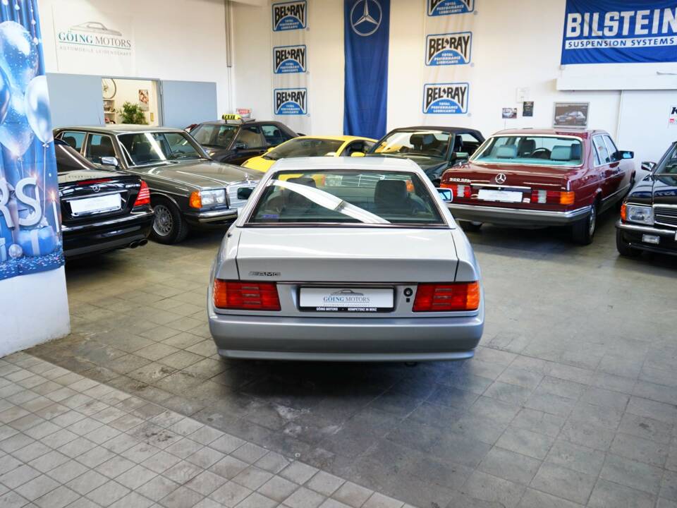 Image 24/42 of Mercedes-Benz 500 SL (1992)