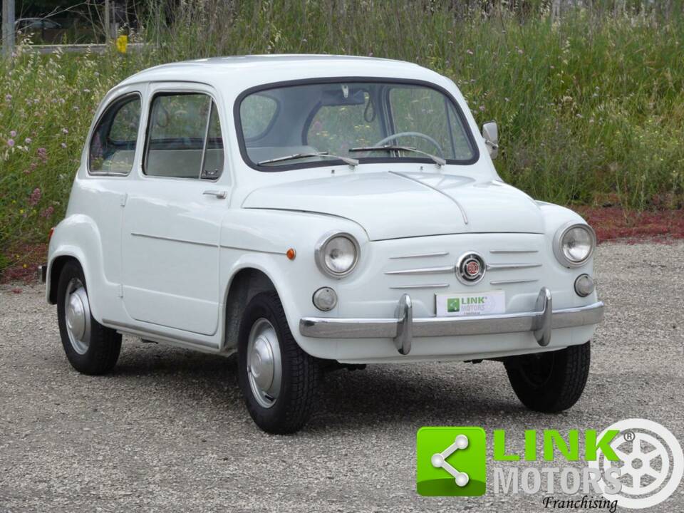 Image 2/8 de FIAT 600 D (1963)