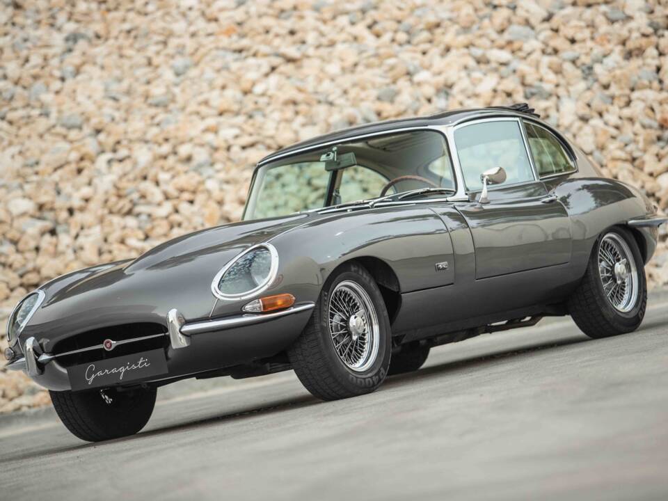 Immagine 2/88 di Jaguar E-Type (2+2) (1968)